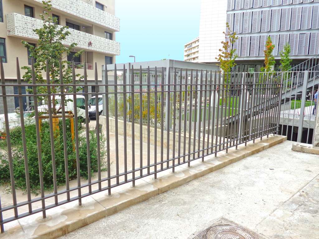 grille de défense acier 