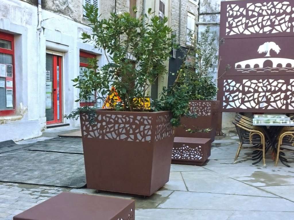 Ensemble de cube Hanaba, jardinière et totem décoratif